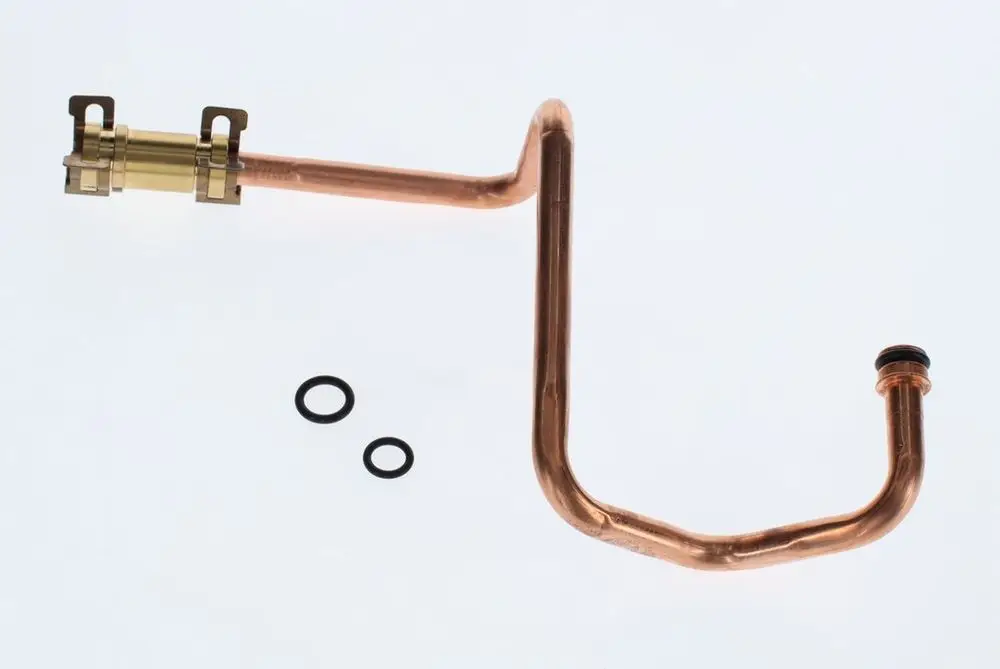 Kupferrohr von Bosch mit zwei O-Ringen, einer Anschlussstelle und einer gebogenen Form, geeignet für Heizungs- oder Kühlsysteme.